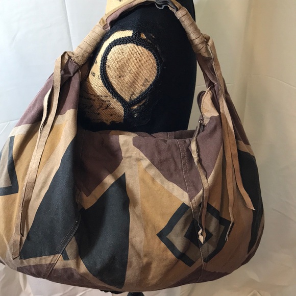 Large Print Pattern Hobo Bag - Picture 3 of 10